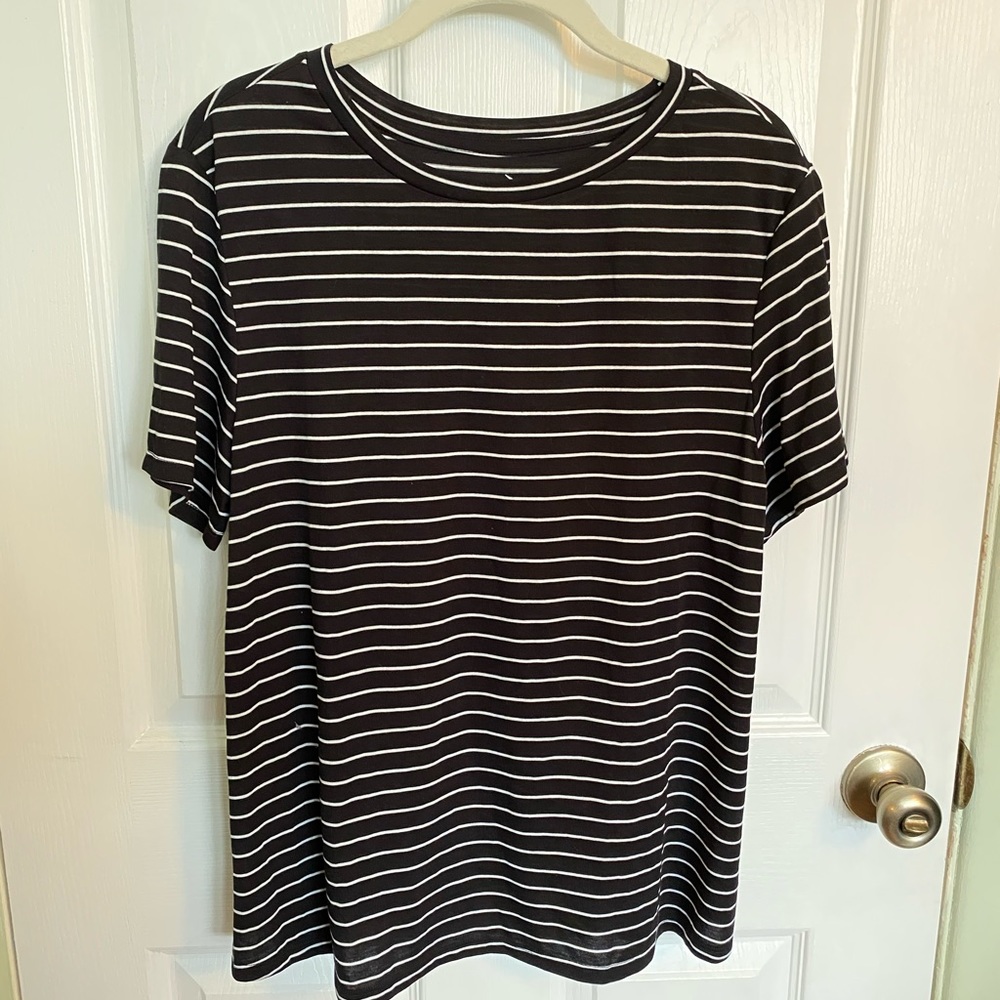 Old Navy Tulip Back Tee